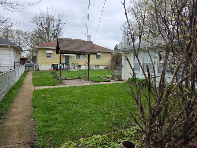 18449 Ridgewood Avenue, Lansing, IL 60438