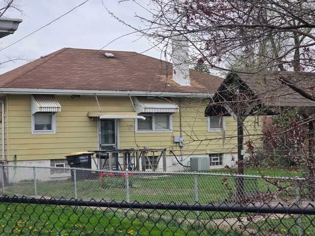 18449 Ridgewood Avenue, Lansing, IL 60438