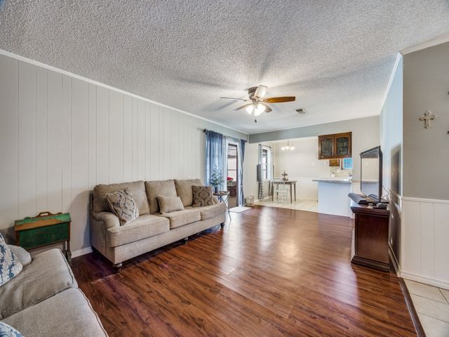 1019 S Valentine Drive, Sherman, TX 75090