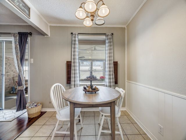 1019 S Valentine Drive, Sherman, TX 75090