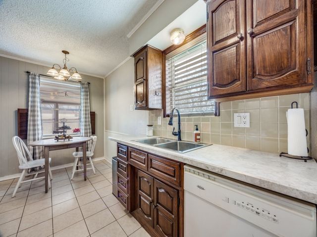 1019 S Valentine Drive, Sherman, TX 75090