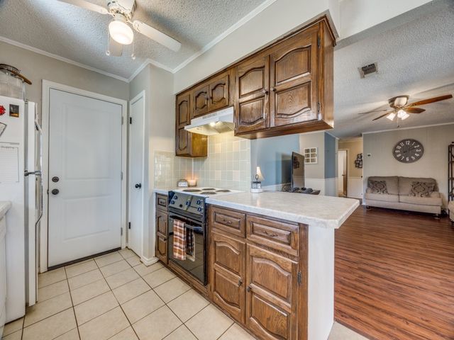 1019 S Valentine Drive, Sherman, TX 75090