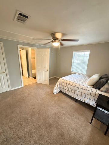 911 Kemp Street, Boling, TX 77420