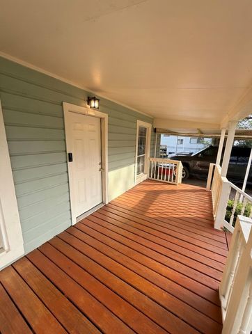911 Kemp Street, Boling, TX 77420