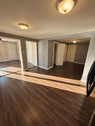 911 Kemp Street, Boling, TX 77420