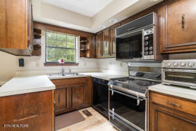 1820 Rock Bluff Rd, Hixson, TN 37343