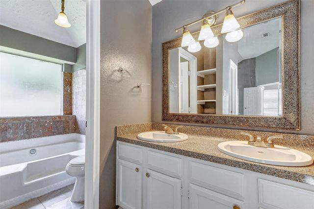 8410 Fawn Wind Court, Houston, TX 77040