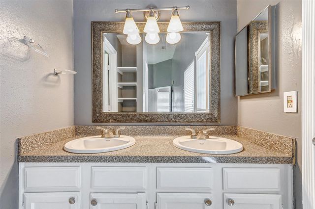 8410 Fawn Wind Court, Houston, TX 77040