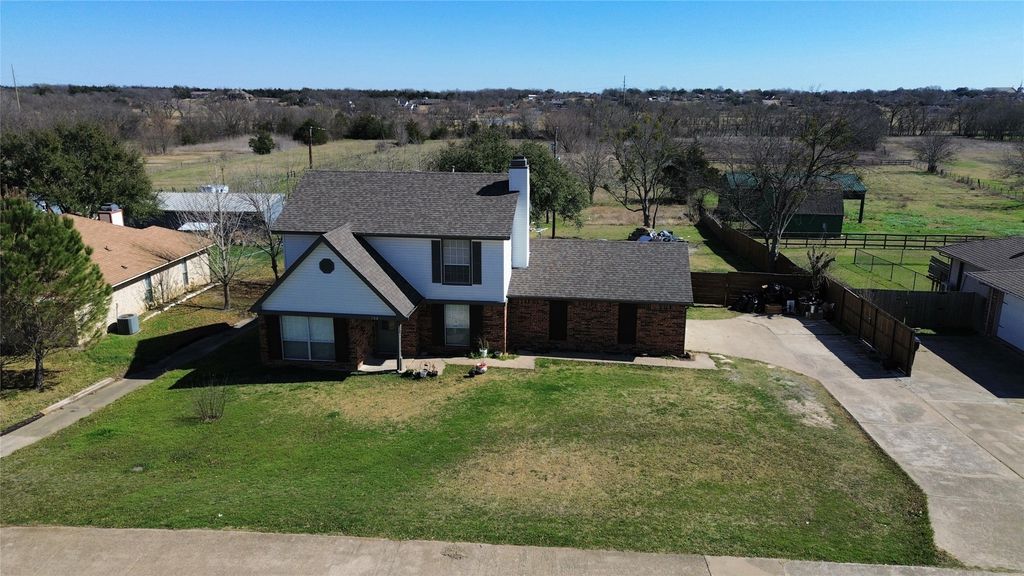 108 Willow Lake Lane, Crandall, TX 75114