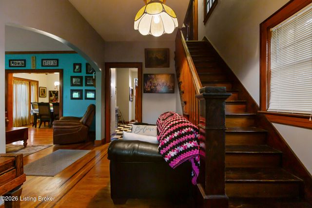 4808 Greenwood Rd, Louisville, KY 40258