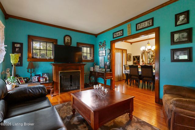 4808 Greenwood Rd, Louisville, KY 40258