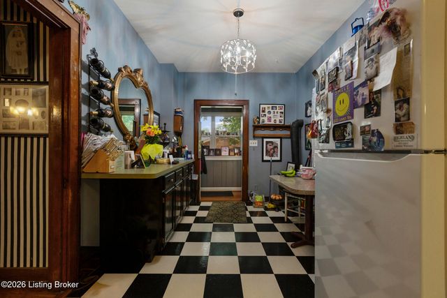 4808 Greenwood Rd, Louisville, KY 40258