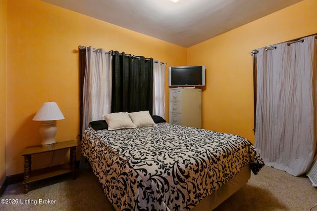 4808 Greenwood Rd, Louisville, KY 40258