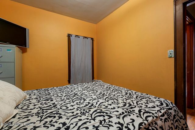4808 Greenwood Rd, Louisville, KY 40258