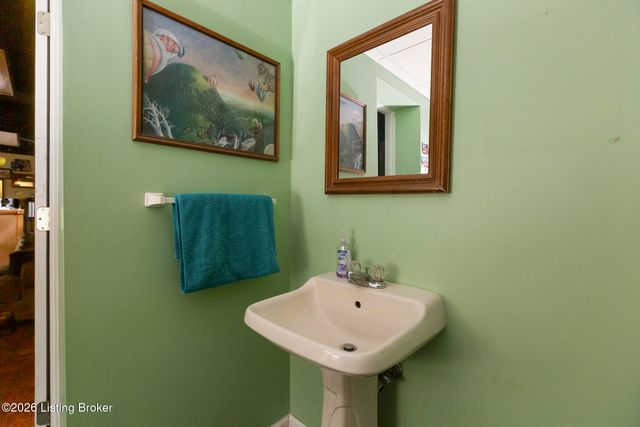 4808 Greenwood Rd, Louisville, KY 40258