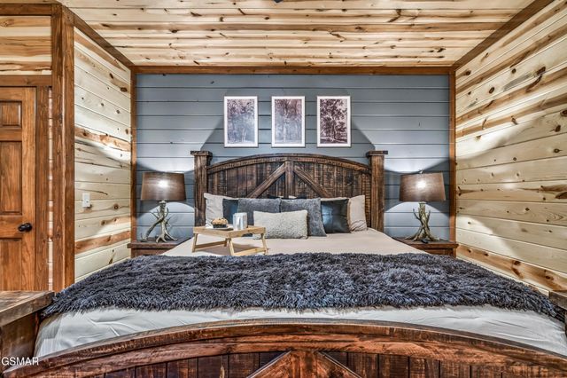 2765 Green Mountain Way, Sevierville, TN 37876