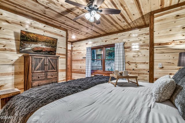 2765 Green Mountain Way, Sevierville, TN 37876