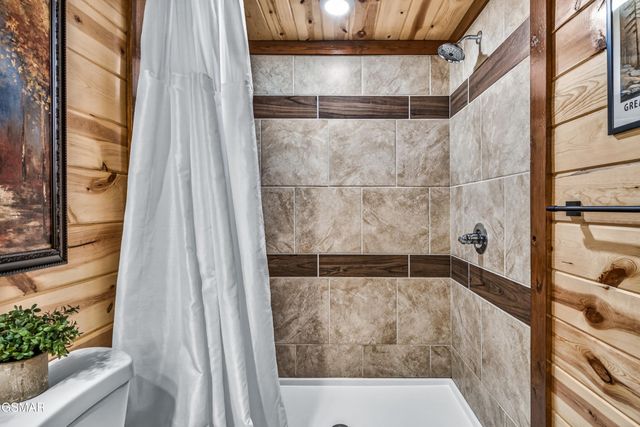 2765 Green Mountain Way, Sevierville, TN 37876