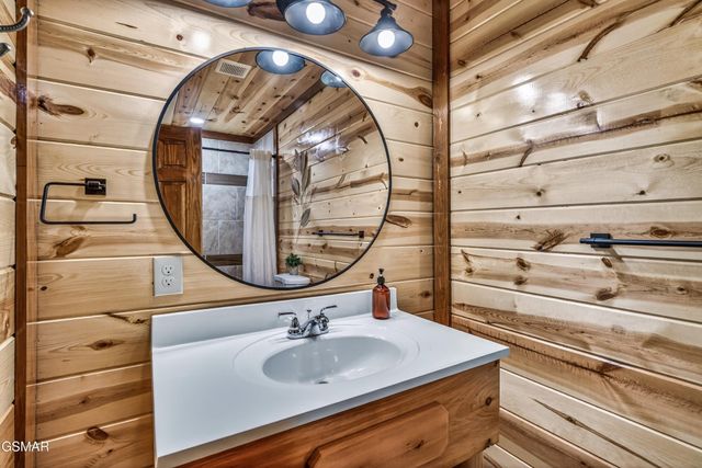2765 Green Mountain Way, Sevierville, TN 37876