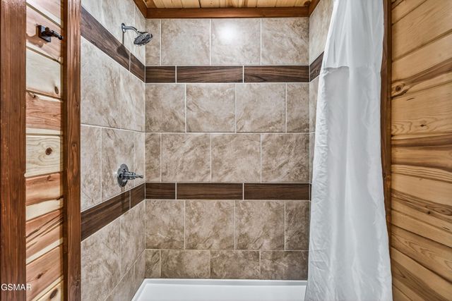 2765 Green Mountain Way, Sevierville, TN 37876