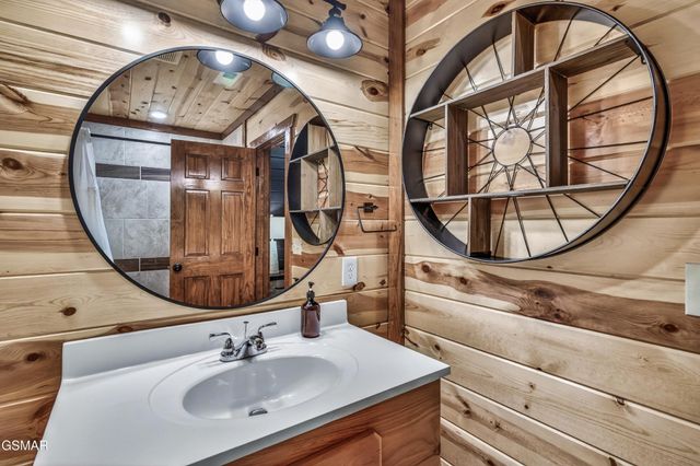 2765 Green Mountain Way, Sevierville, TN 37876