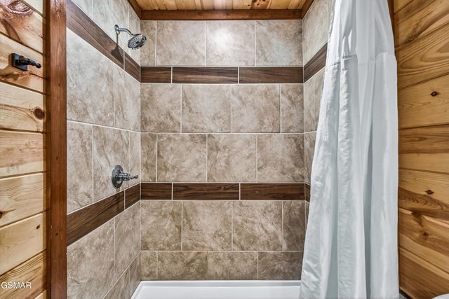 2765 Green Mountain Way, Sevierville, TN 37876