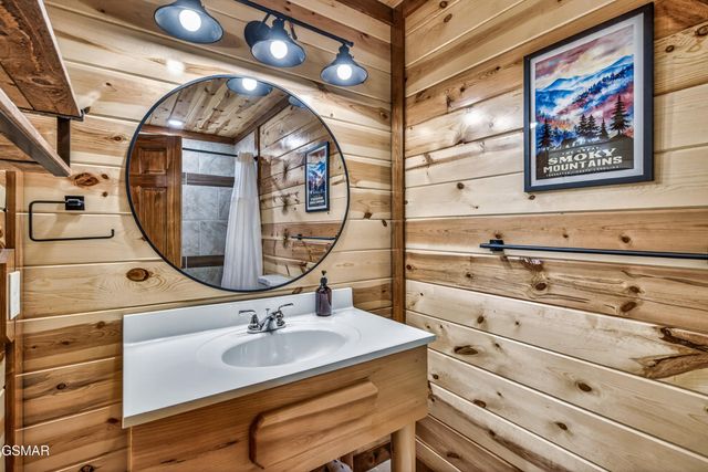 2765 Green Mountain Way, Sevierville, TN 37876