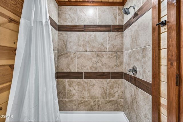 2765 Green Mountain Way, Sevierville, TN 37876