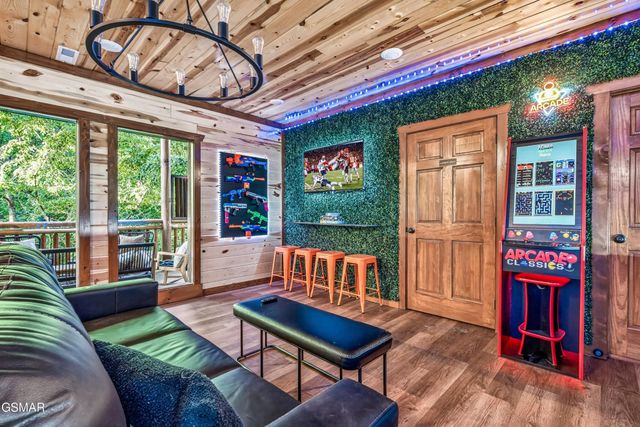 2765 Green Mountain Way, Sevierville, TN 37876