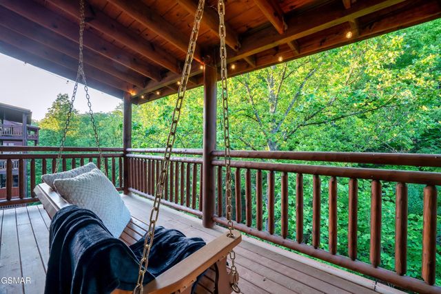 2765 Green Mountain Way, Sevierville, TN 37876