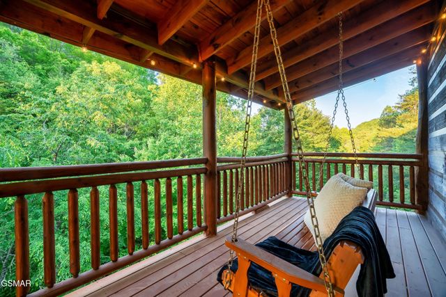 2765 Green Mountain Way, Sevierville, TN 37876