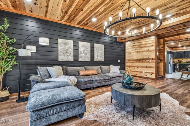 2765 Green Mountain Way, Sevierville, TN 37876
