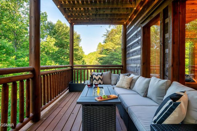 2765 Green Mountain Way, Sevierville, TN 37876