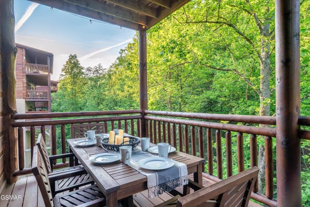 2765 Green Mountain Way, Sevierville, TN 37876