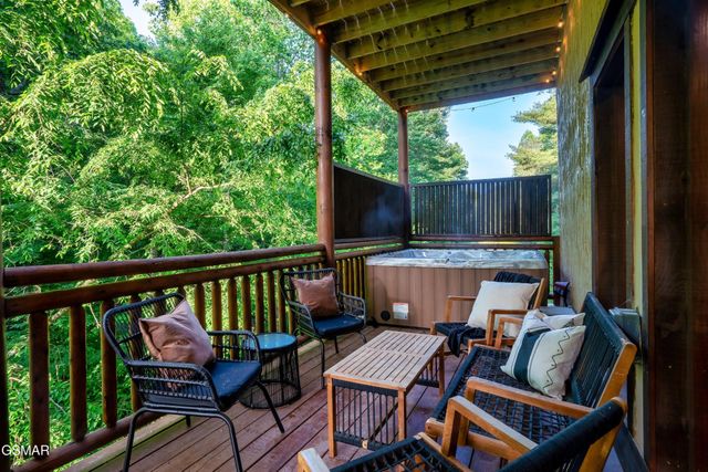 2765 Green Mountain Way, Sevierville, TN 37876