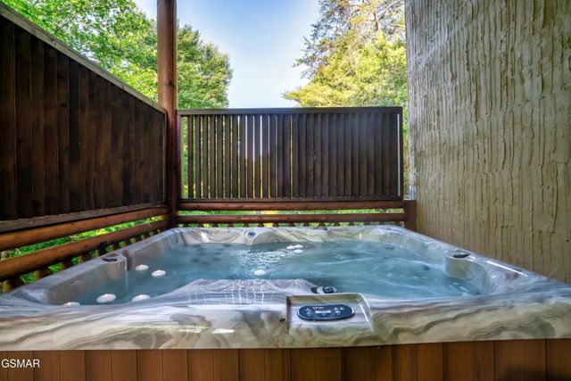 2765 Green Mountain Way, Sevierville, TN 37876