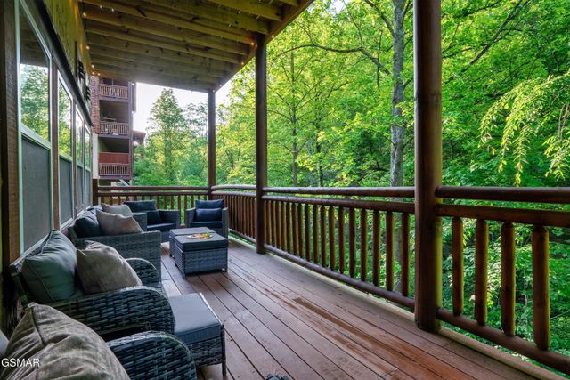 2765 Green Mountain Way, Sevierville, TN 37876