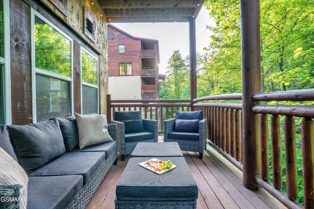 2765 Green Mountain Way, Sevierville, TN 37876