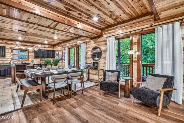 2765 Green Mountain Way, Sevierville, TN 37876