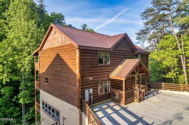 2765 Green Mountain Way, Sevierville, TN 37876