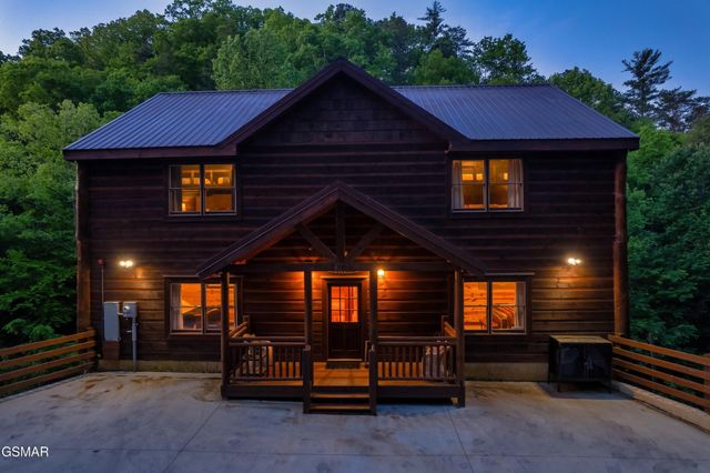 2765 Green Mountain Way, Sevierville, TN 37876