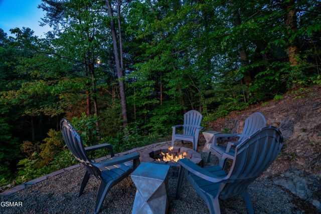 2765 Green Mountain Way, Sevierville, TN 37876