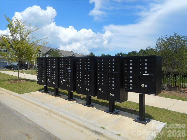 8731 Harris Lake Lane, Charlotte, NC 28269