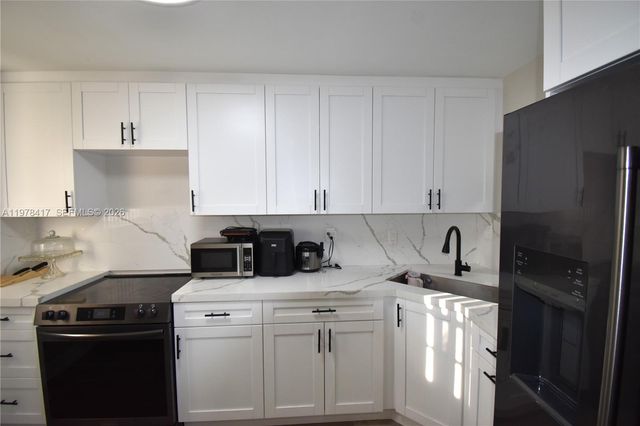 7500 NW 17th St 102, Plantation, FL 33313