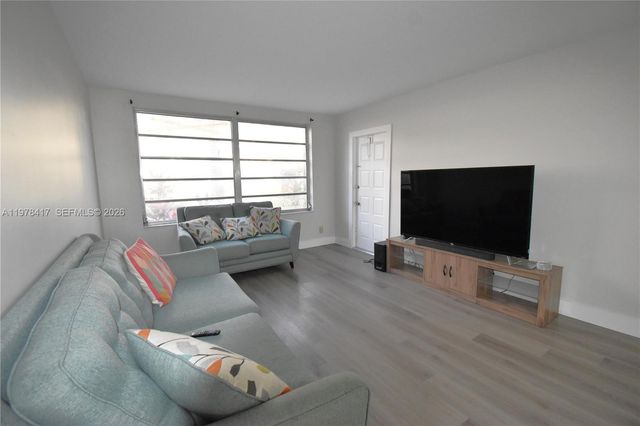 7500 NW 17th St 102, Plantation, FL 33313