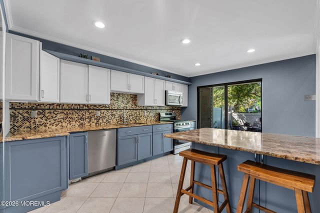 95 Cotswold Circle 3, Ocean Twp, NJ 07712
