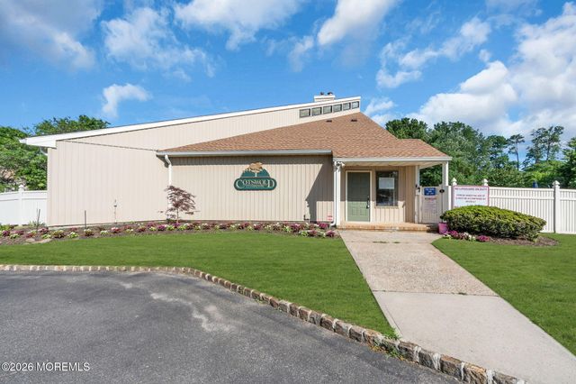 95 Cotswold Circle 3, Ocean Twp, NJ 07712