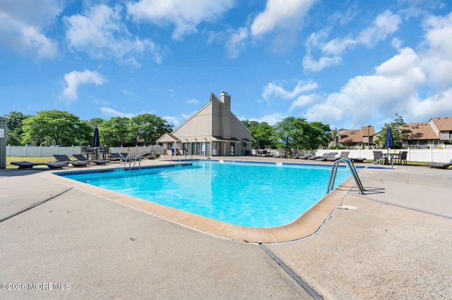 95 Cotswold Circle 3, Ocean Twp, NJ 07712