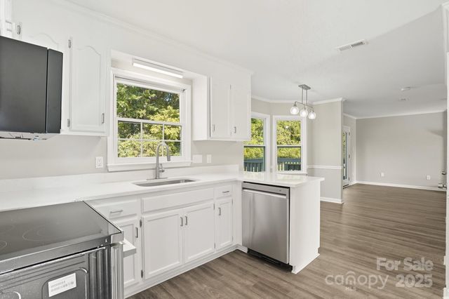 11006 Meadow Bank Lane, Charlotte, NC 28262