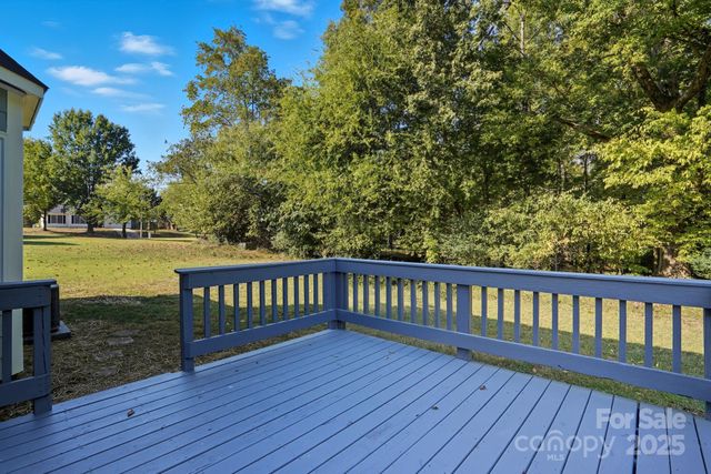 11006 Meadow Bank Lane, Charlotte, NC 28262